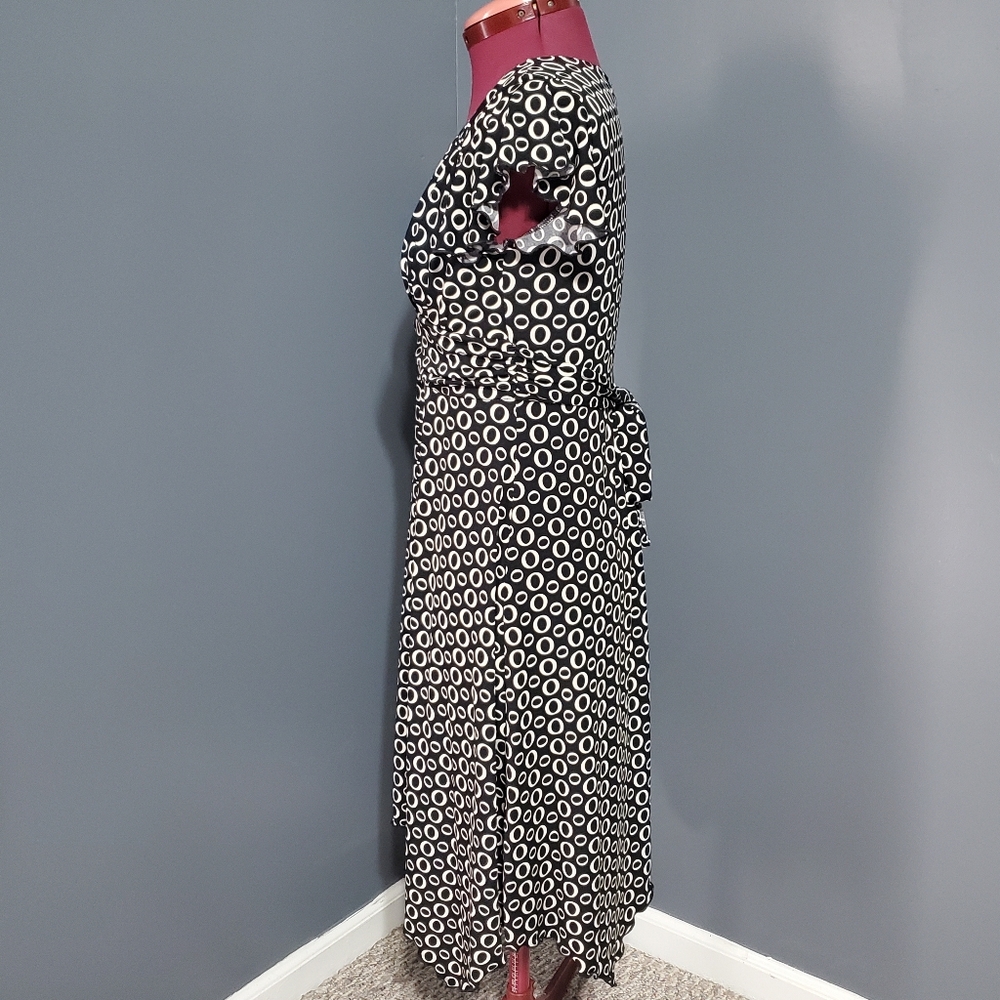 Volume One Asymmetrical Black and White Circle Dress Tie Waist Size M - Picture 2 of 6